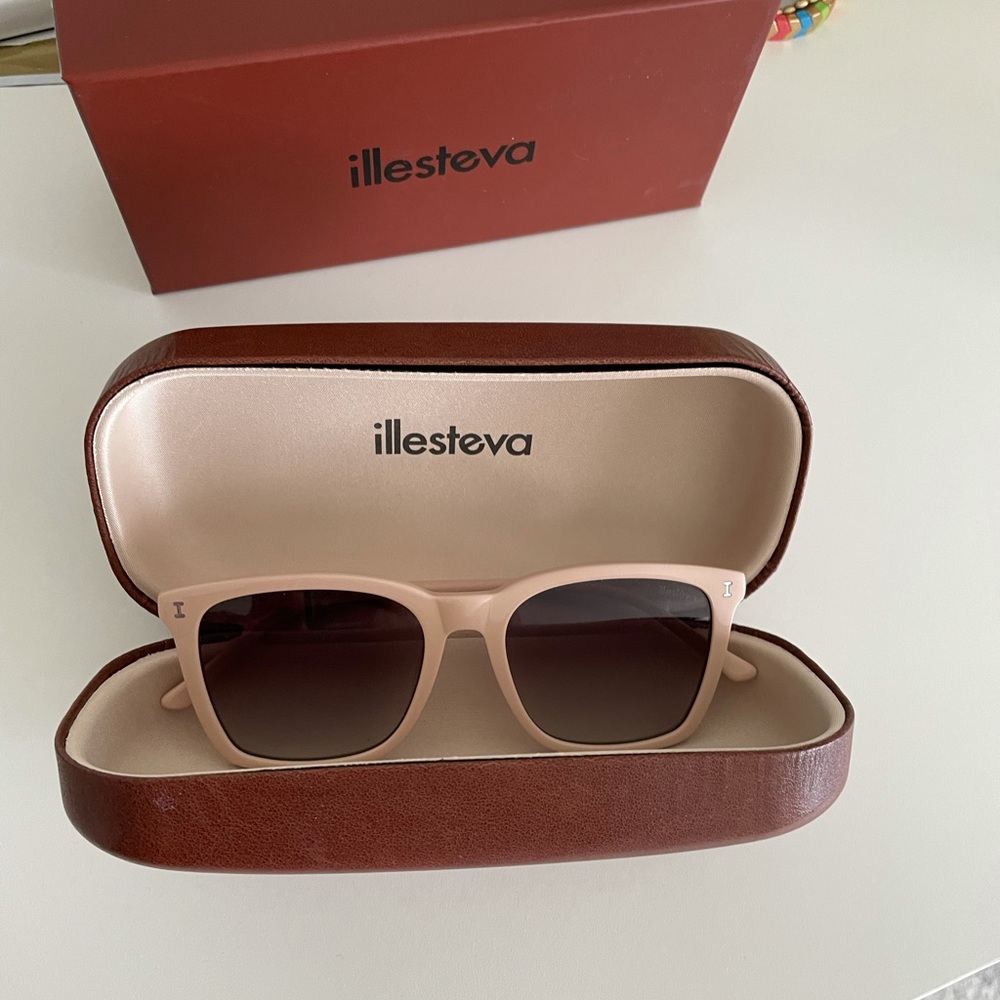 Tan Illesteva sunglasses